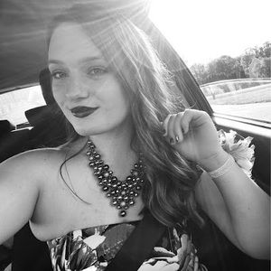 Meet your Posher, Alivia